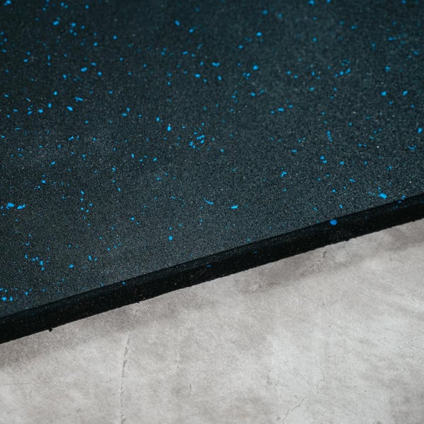 FitNord Gummiplate 1 m x 1 m x 30 mm, svart med blå prikker 5